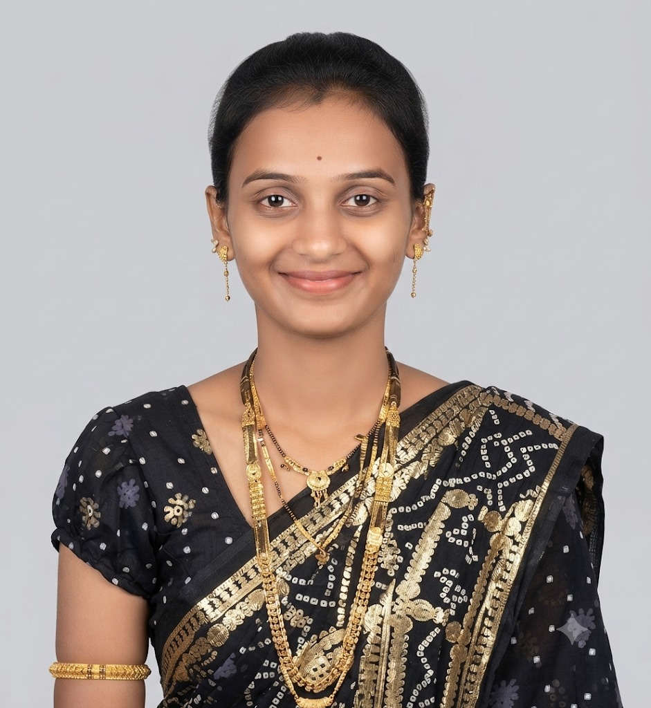 Madhuri Awad - Part time Cleaner and Cook in Bandra East in Mumbai